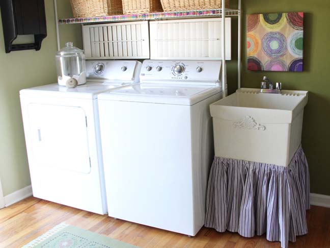 DIY: Laundry Tub Skirt