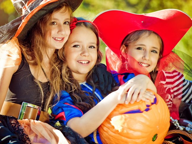 Your Step by Step Guide to Throwing a Fab Halloween Party