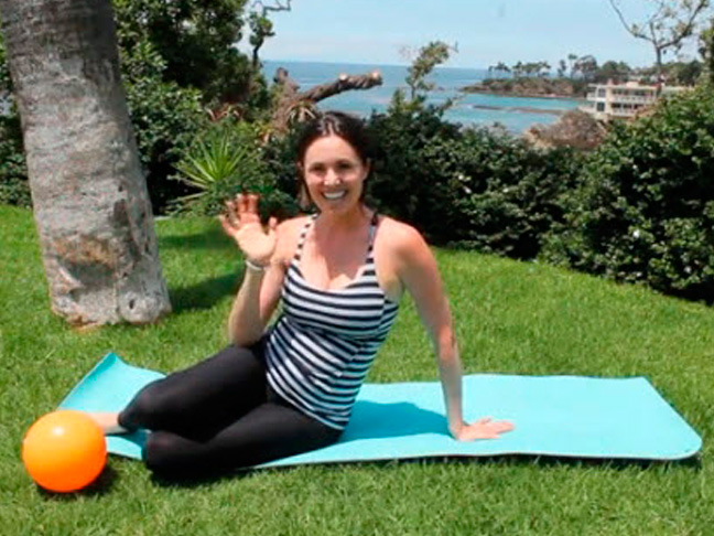 VIDEO] Prenatal Workout: Yoga Stretches with Fitness Instructor Christina  Sinclair