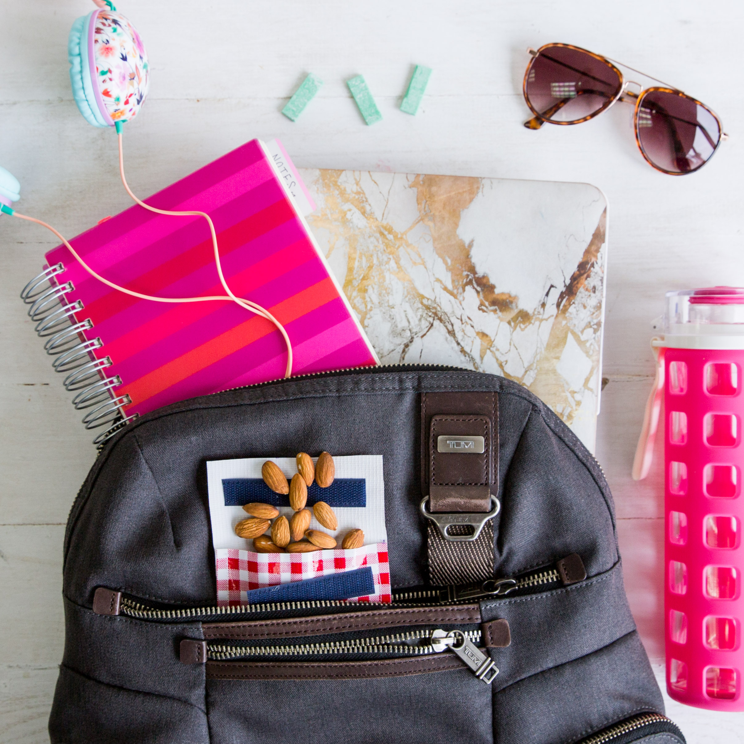 7 Things Every Mom Should Have In Her Bag