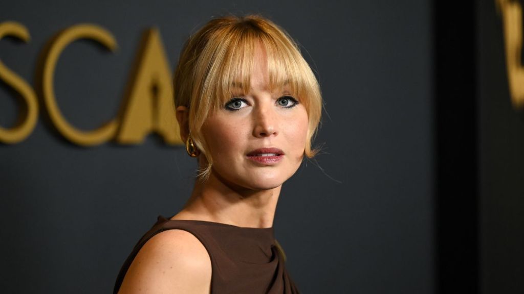 Jennifer Lawrence at the 15th Governors Awards held at the Ray Dolby Ballroom at Ovation Hollywood on November 17, 2024 in Los Angeles, California.