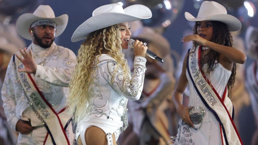 Beyoncé performs with daughter, Blue Ivy, during the halftime show for the game between the Baltimore Ravens and the Houston Texans at NRG Stadium on December 25, 2024 in Houston, Texas.