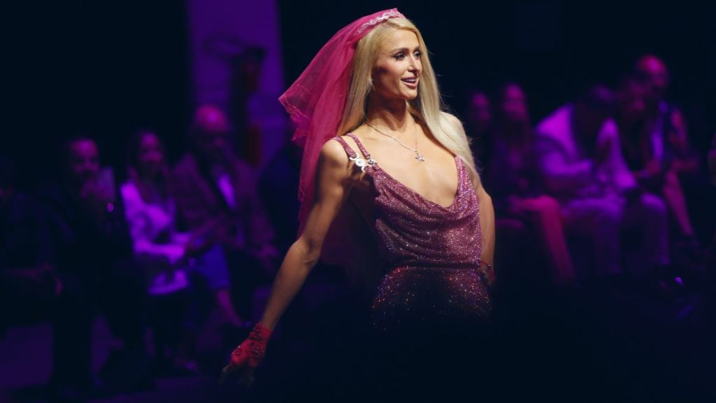 This image has been altered with digital filters.) Paris Hilton walks the runway of the Versace Fashion Show during the Milan Fashion Week Womenswear Spring/Summer 2023 on September 23, 2022 in Milan, Italy.