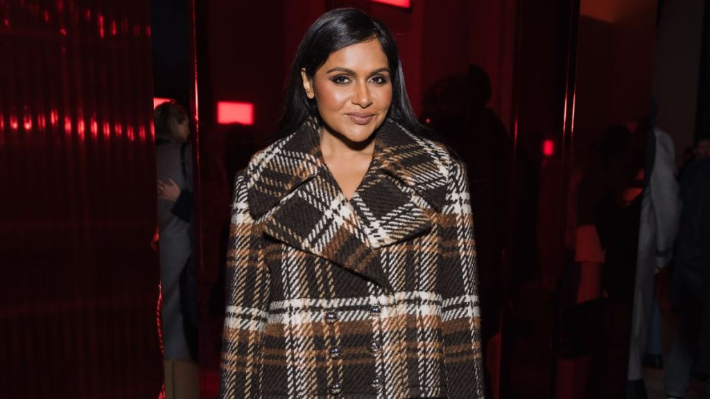 Mindy Kaling attends the Patou Menswear Fall-Winter 2025/2026 show as part of Paris Fashion Week on January 26, 2025 in Paris, France.