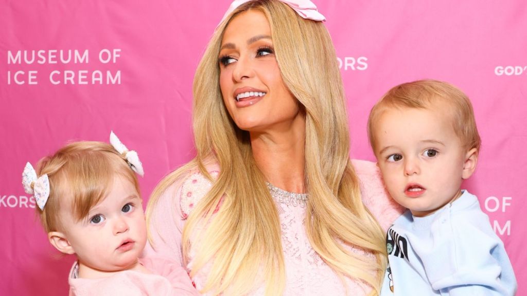 London Marilyn Hilton Reum, Paris Hilton, Phoenix Barron Hilton Reum at the Third Annual Young Hearts Friends Fest at Museum of Ice Cream on January 28, 2025 in New York, New York.